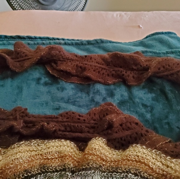 Scarves - Picture 2 of 8